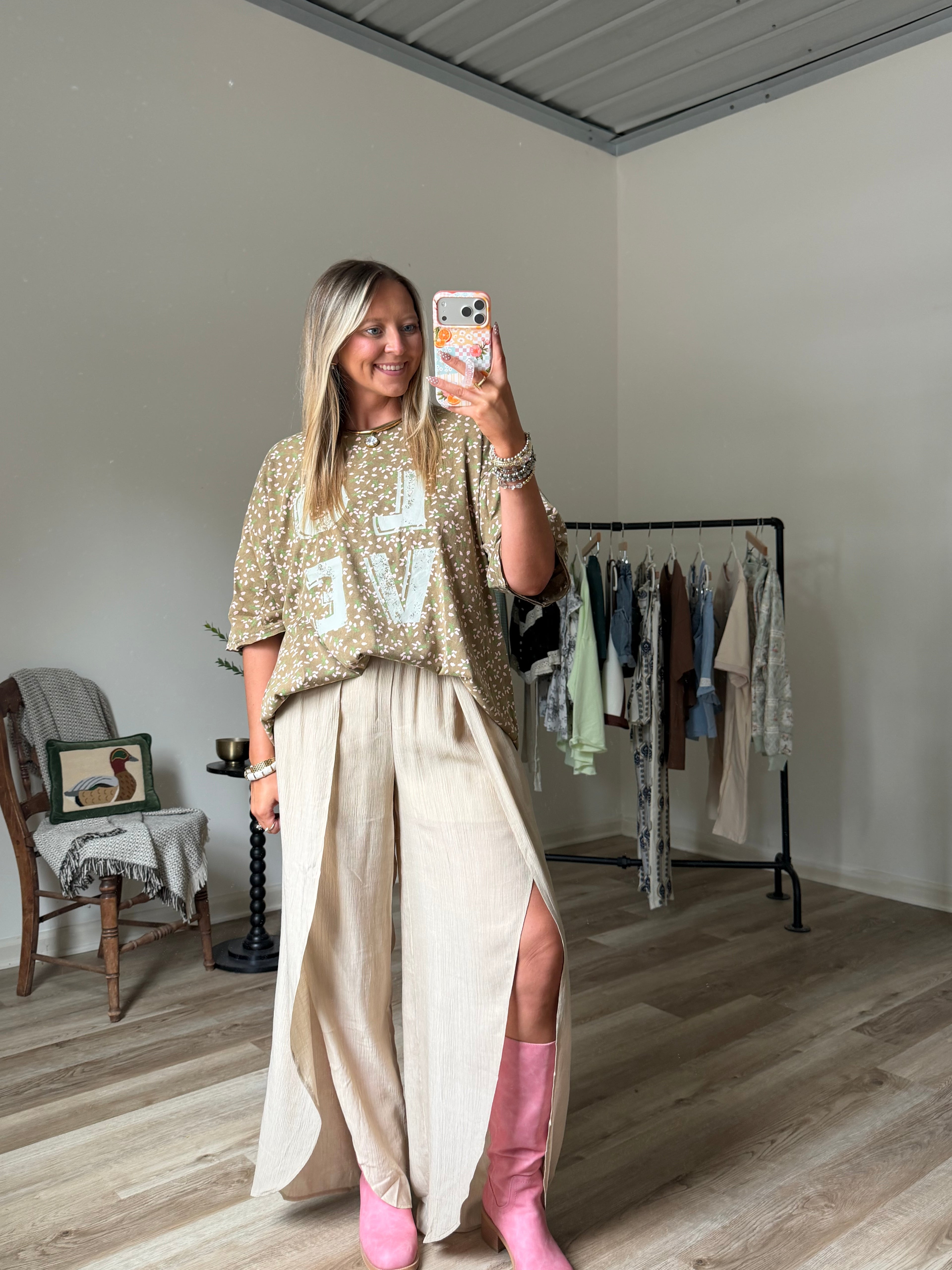 love, linen collective tee