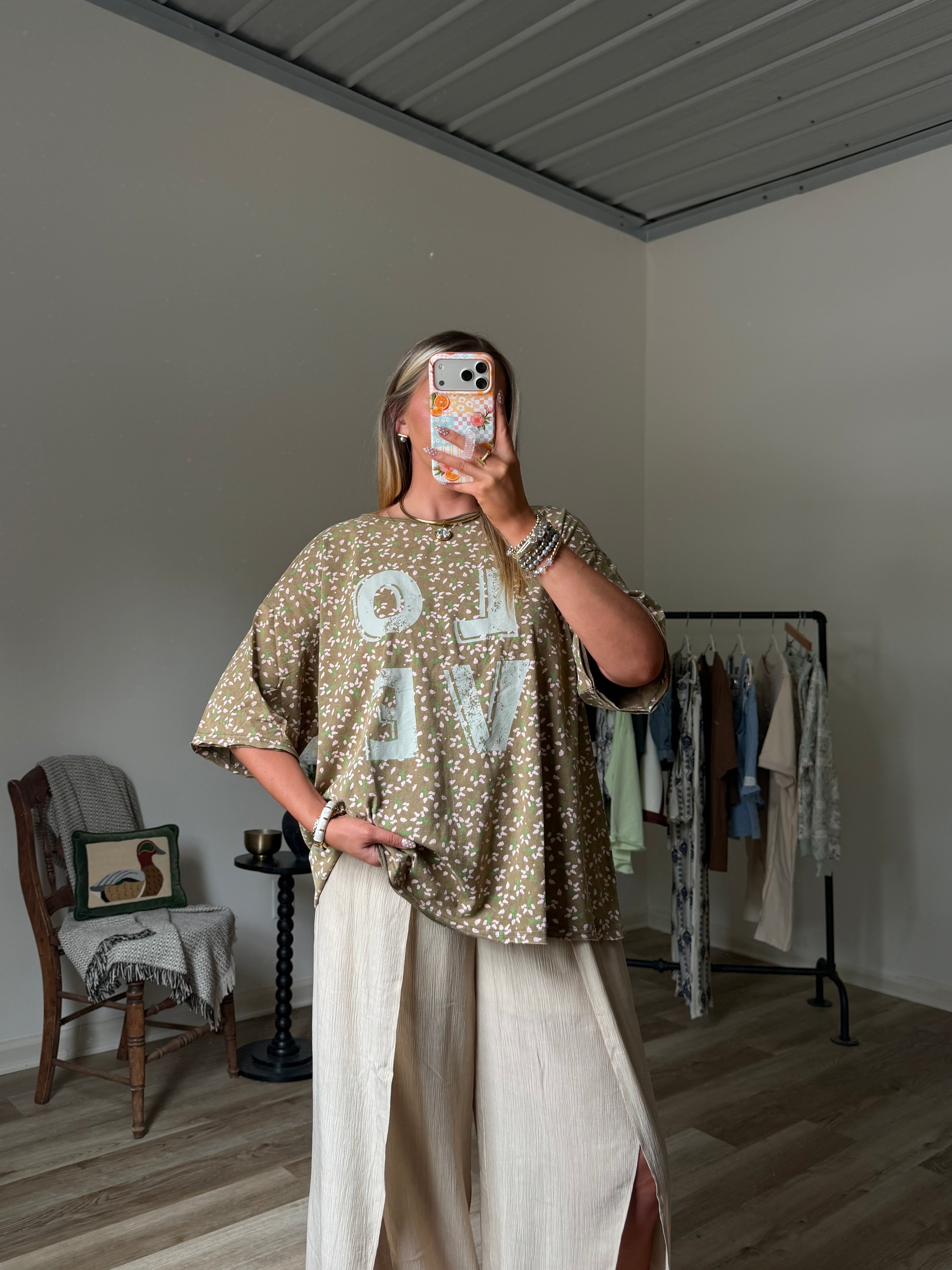 love, linen collective tee