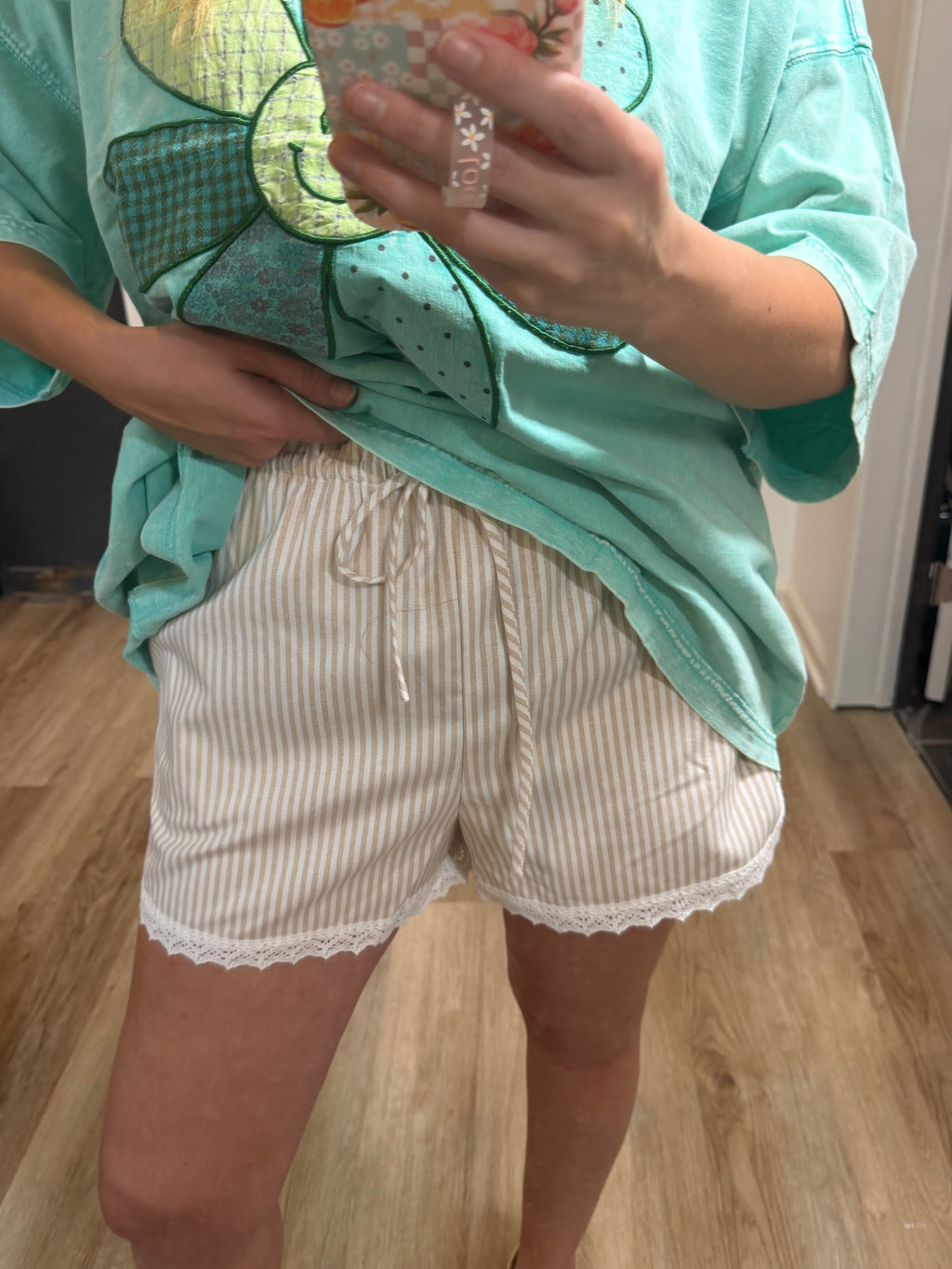 easy going stripe shorts