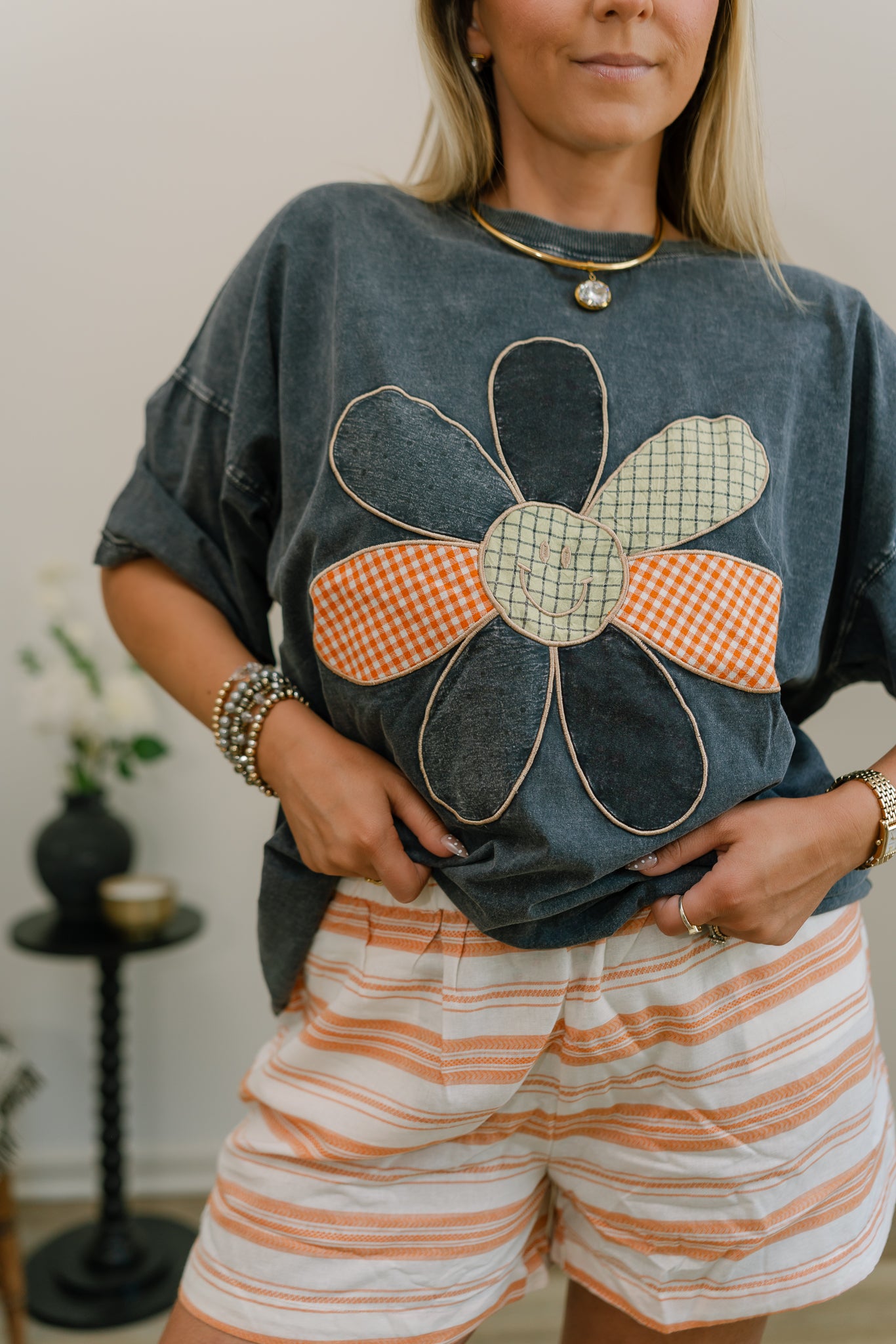 navy flower tee
